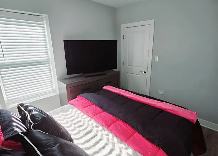 Cozy & Near Downtown & Hyde Park Apartamento